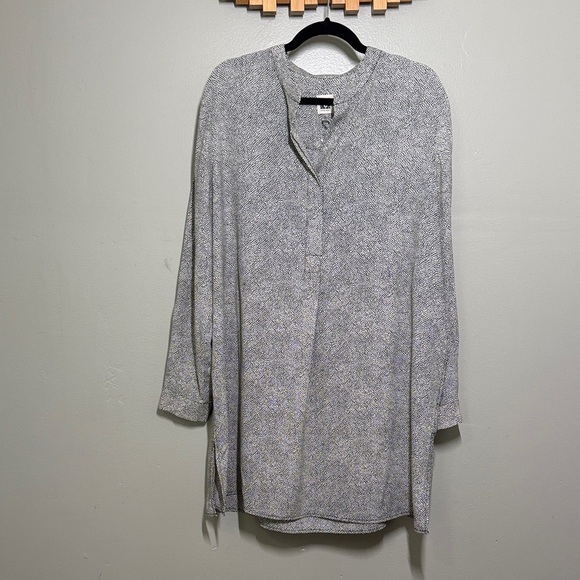 Anne Klein Tops - Anne Klein Black and White Dotted Blouse